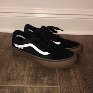 Men’s Ultra Cush Vans Black And White Gum Sole